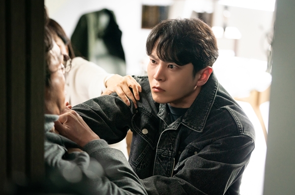 앨리스 주원, 분노의 최원영 멱살잡이 긴장 폭발