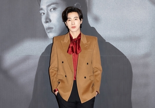 [종합] 영혼 바쳤다…누아르, 유노윤호의 시네마틱 음악세계
