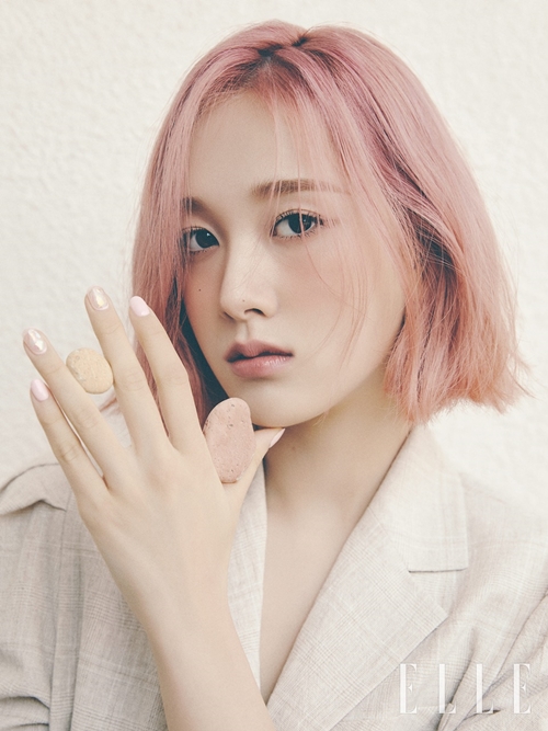 스테이씨 윤·재이 노래로 감동+용기 주는 가수 되고파(화보)