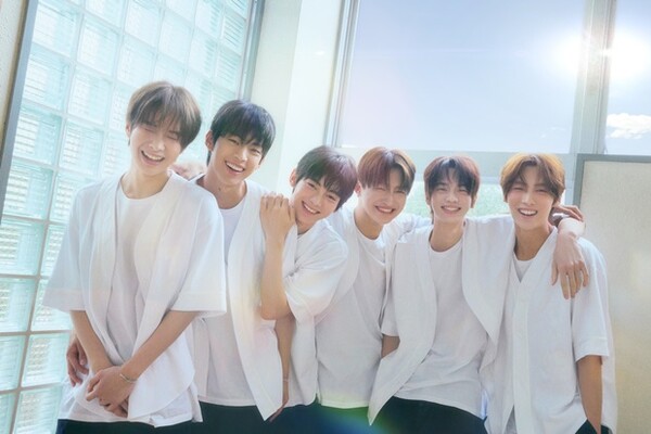 TWS(투어스), 밀키스 모델 발탁...데뷔 전부터 폼 美쳤다