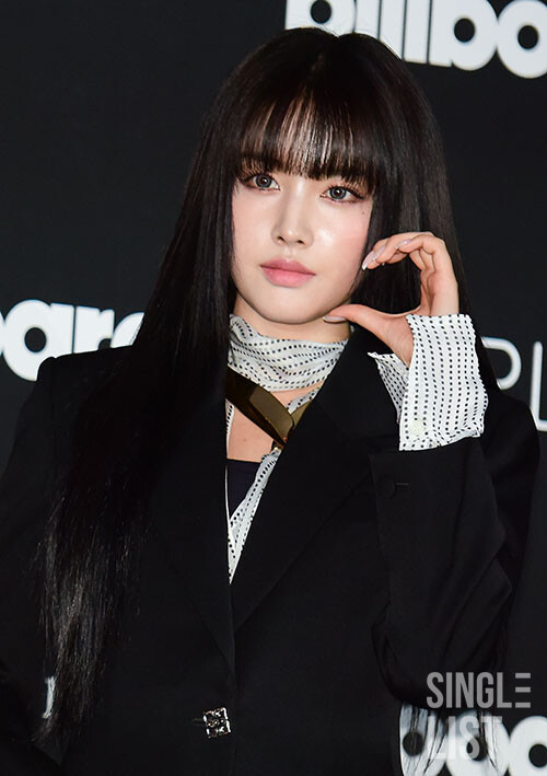 [포토] 스테이씨 윤 고급美 오늘도 예쁨