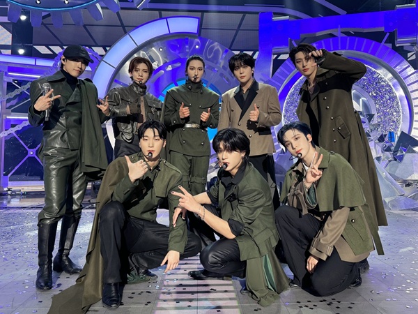 에이티즈, 뮤직뱅크 1위...방송 출연 없이도 정상 등극