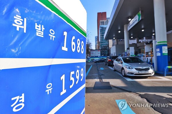 기름값 고공행진…주유소 휘발유값 1700원대 돌파