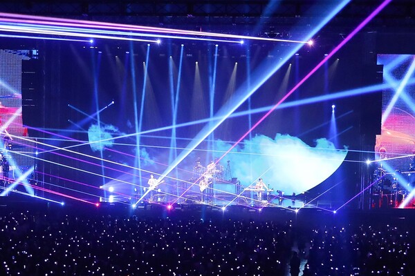 데이식스 부산 콘서트 성료...전국투어 포문 활짝