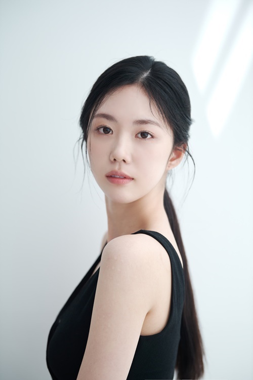 백주은, 다비치 안경 모델 발탁…차세대 CF퀸 등극