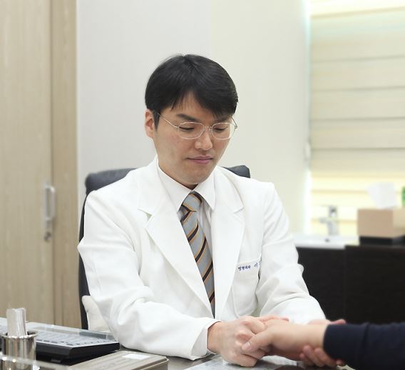 [건강칼럼] 목ㆍ허리ㆍ관절 아프세요?…정형외과 도수치료로 시원