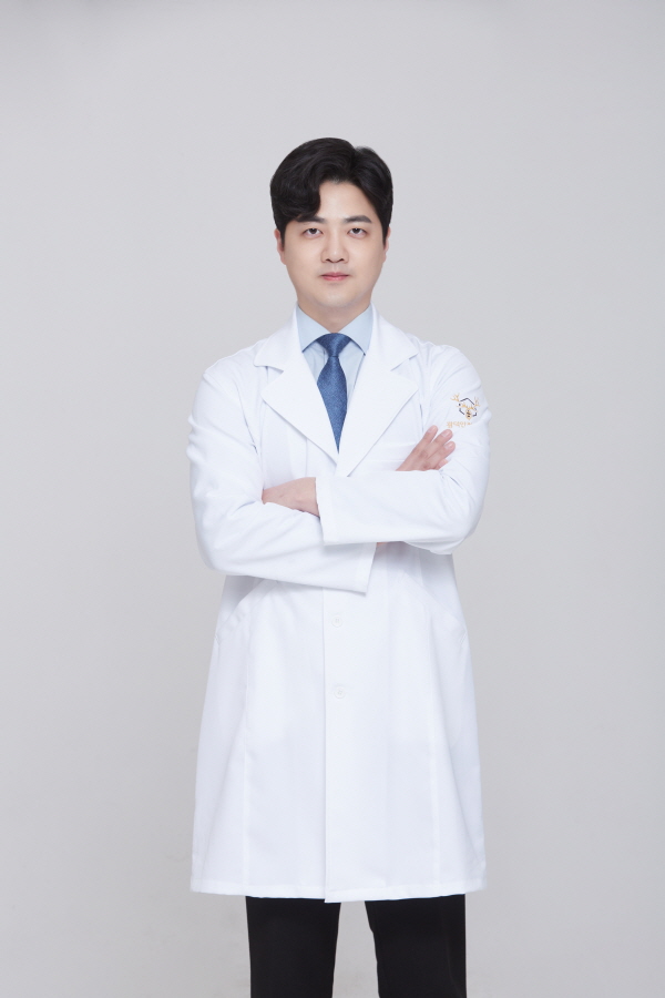[기고문] 장마철 교통사고, 편타성 손상 후유증 유발… 조기 치료로 막아야
