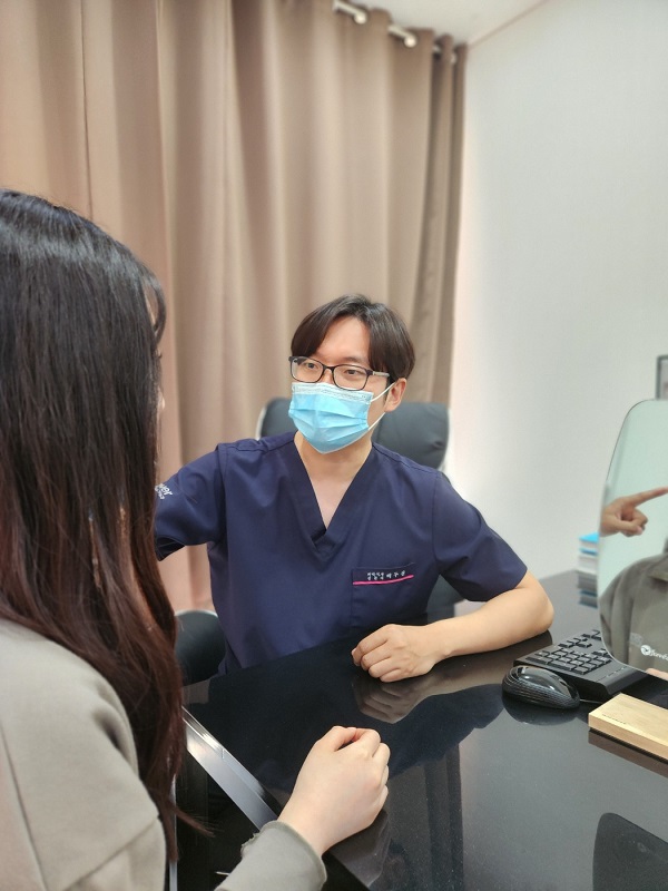 자외선에 지치고 손상된 여름철 피부관리, 개인별 맞춤 치료 중요