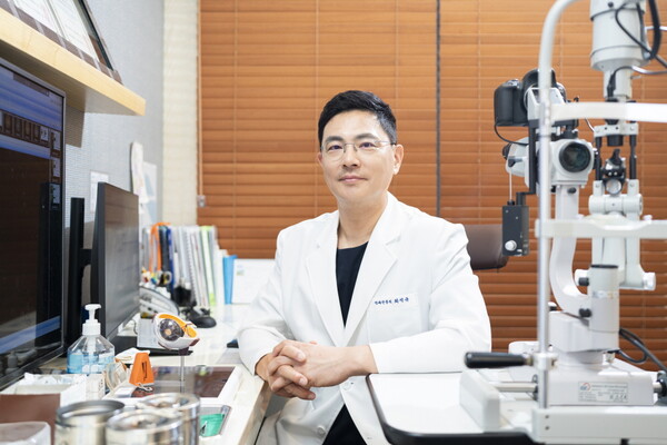 세종우리성모안과 최석규 원장, CORNEAL TOPOGRAPHY 공동저자 등재...각막의 상태를 살피는 검사 방법
