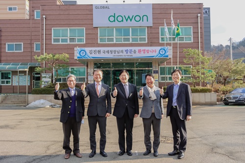 김진현 중부지방국세청장, 사무용 의자 전문기업 다원체어스 방문