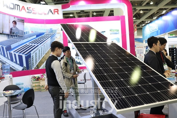 [GREEN ENERGY 2019] 코마스솔라, 태양광발전 관련 사업 일체 전시