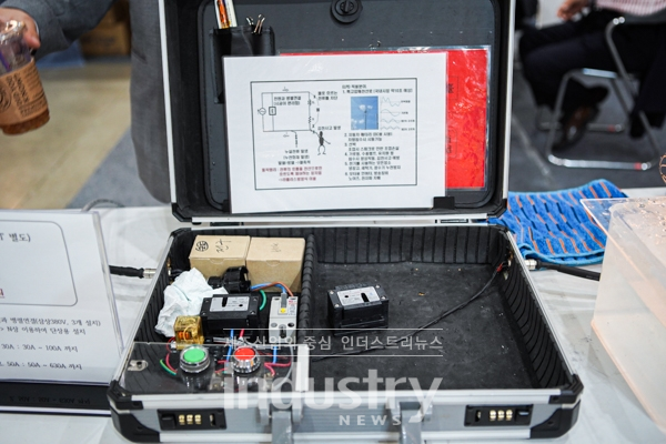 [2019국제전기전력전시회] 원우이에프엔지니어링, 무감전 단자대 선보여