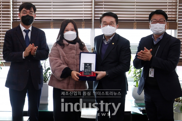 새만금개발청, 제강 설비 제조기업 대진엔지니어링과 입주계약 체결