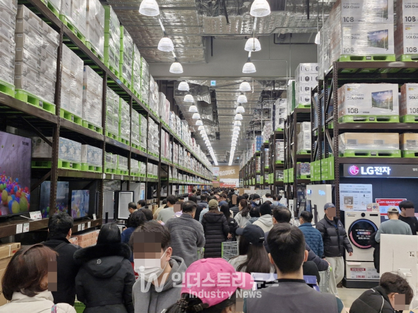 [현장] 코스트코 떨고있나?…트레이더스 마곡점, 개장 첫 주말 인산인해