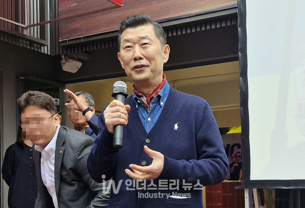 [현장]양념통닭 큰형님 하림 맥시칸, 냉동치킨 론칭…김홍국 회장 초신선 닭, 육질부터 달라
