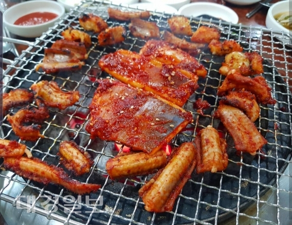 [별미나들이]몸보신 제대로 하는 곳, 원조 산호아나고곰장어