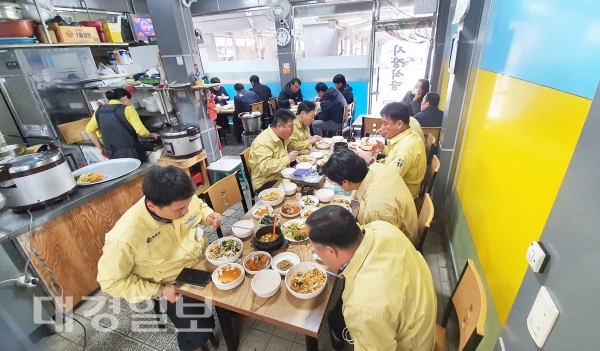 청송군, 전통시장 점포사용료 2개월 면제, 소상공인 특례보증 협약 등 추진