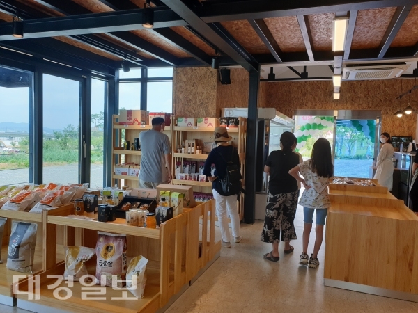 칠곡군, 지역 대표 관광지에 농특산물 판매장 개장