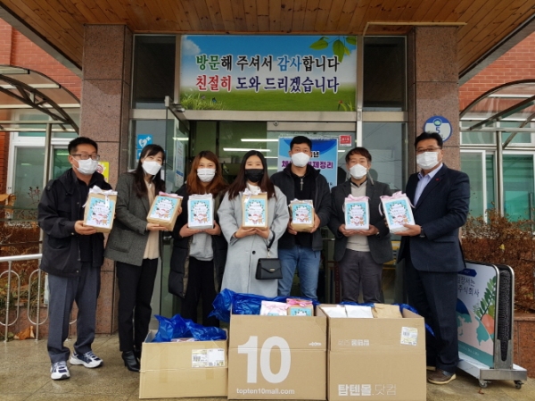 상주 새나라와 샛별 어린이집 어린이들, 독거노인 50명에 사랑의 조끼 전달