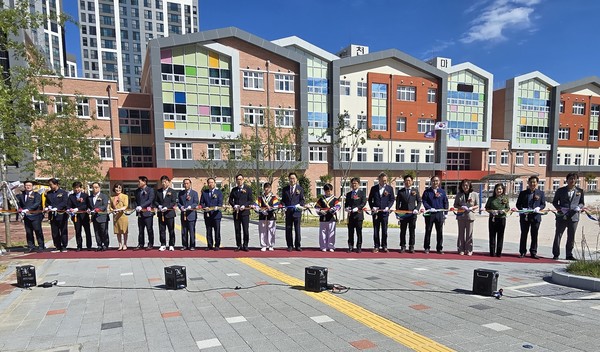 초등학교 품은 아파트 포항용산초등학교 개교식 