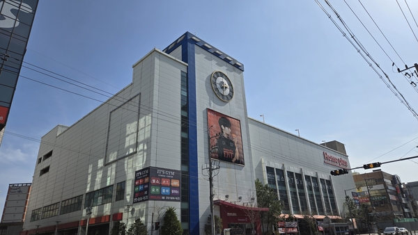 [위기의 포항 홈플러스 죽도점] 지역 대표 가성비 유통업체, 온라인 쇼핑에 입지흔들