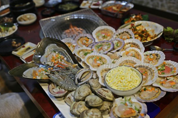 야경과 함께 하는 숯불장어구이와 조개구이! 부산 광안리 맛집 조개먹은춘발이숯불장어구이 눈길