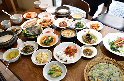 신촌 연희동 맛집 고미정 한정식, 이천쌀밥으로 데이트 및 돌잔치 장소로 인기