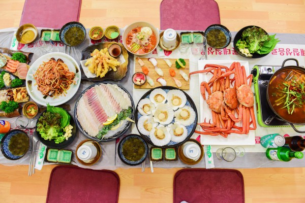 강릉 사천항 맛집 솔바로 횟집……겨울바다 낭만과 맛을 한번에