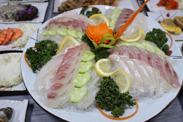 신선한 해산물과 어촌의 생생함까지, 속초 맛집 북한횟집