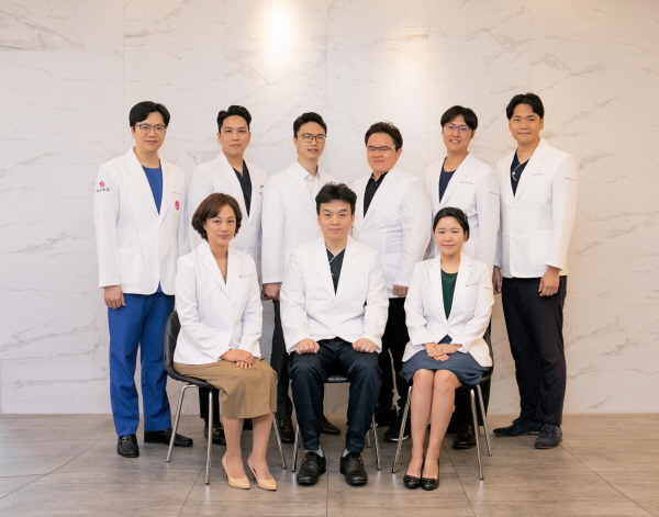 토탈 뷰티 네트워크 병원 닥터쁘띠 강남점 개원