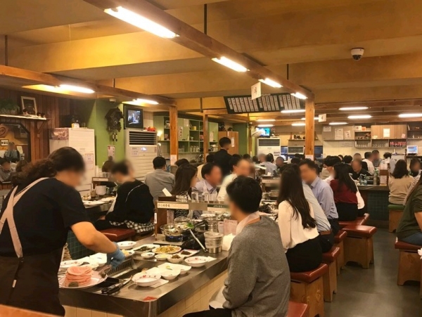 강남역 회식장소  교대이층집 강남CGV점, 예약 문의 이어져
