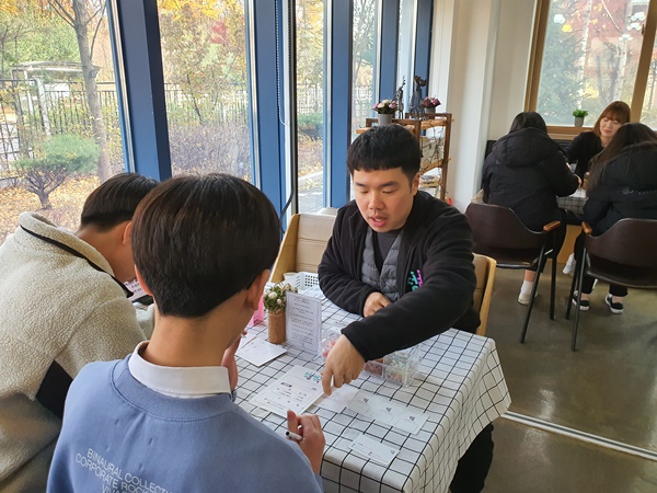 청봄,  이동식 멘토카페 청다방운영