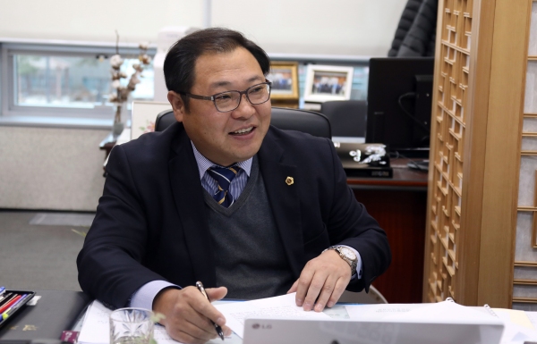 안찬영 세종시의회 부의장규제의 틀 깨니 한솔동 상점가 지정 해답 보여