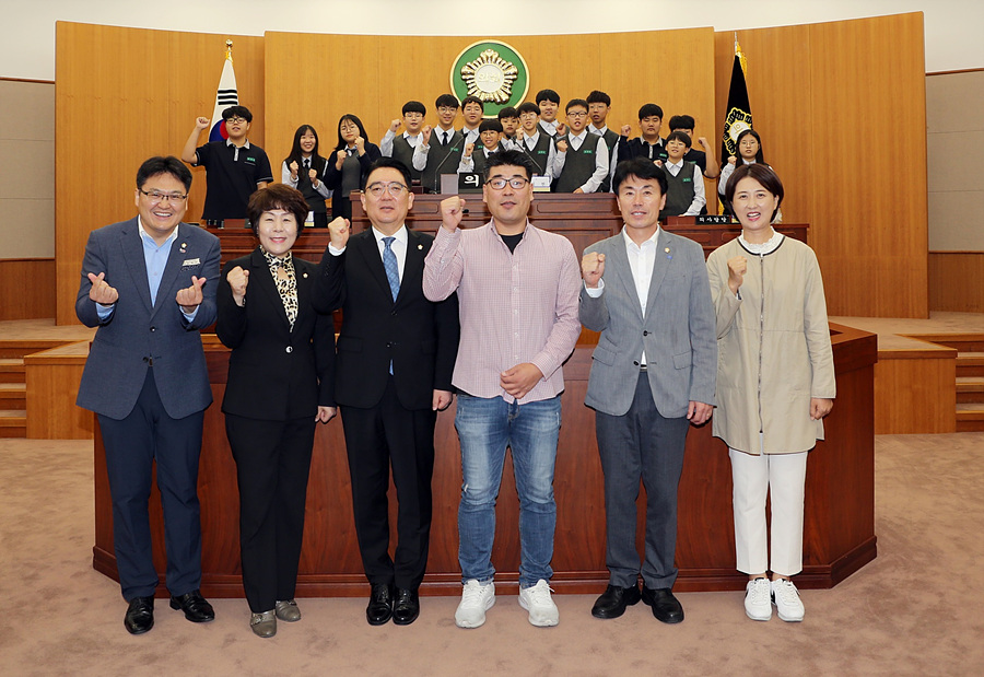 울산 연암중 학생들 조례안·자유발언 통해 민주주의 배워요