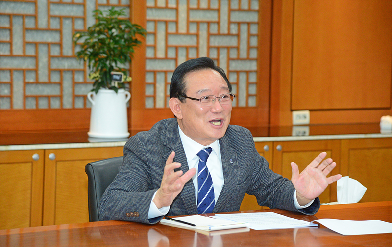 [신년대담]송 철 호 울산시장코로나와의 싸움속에서도 미래 성장동력 육성