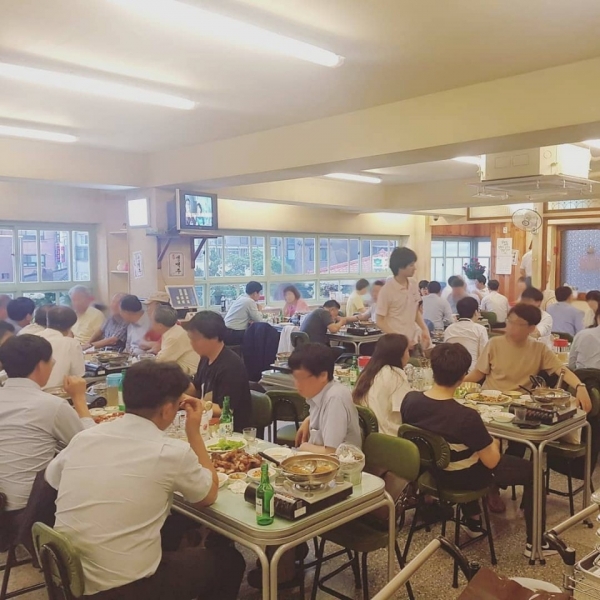 교대역맛집 교대평상집 인기, 족발과 함께 나오는 꽃게탕 덕분