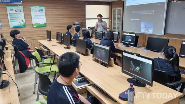 평택시 이충고등학교, 생성형AI 활용 영상제작 강의 성황리에 진행 중