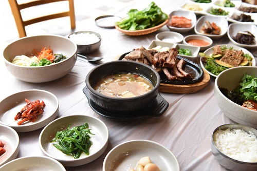 [SR경제&라이프] 마이산 맛집 진안 벚꽃마을서 다양한 구이 즐긴다