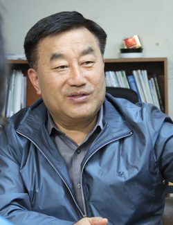 부안문화의 밥과꽃42-탄금재(彈琴齋)에서 혜원의 사진을 찍다