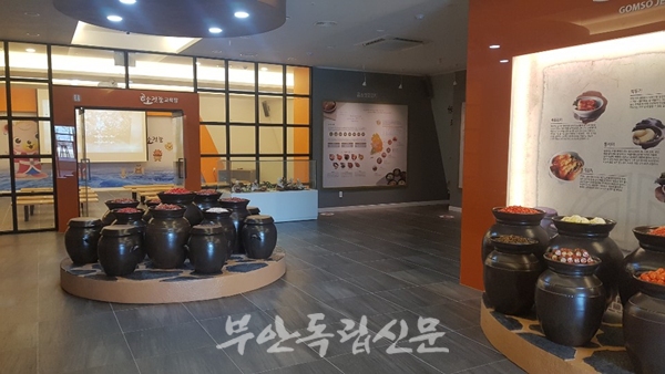 56억 짜리 곰소젓갈센터, 애물단지 전락하나