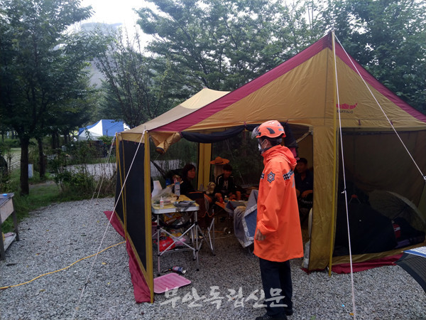 부안소방서, 물폭탄 맞은 부안...안전사고 대비 지역내 야영장 순찰