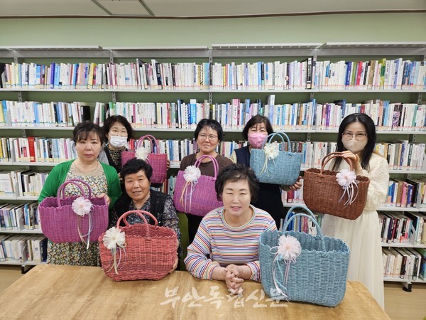하서면 고인돌 작은도서관, 공예품 만들기 재능기부 프로그램 운영