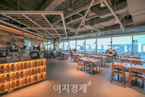 현대백화점, 미아점 전문식당가 문·벽 없앤 오픈형 식당으로 리뉴얼