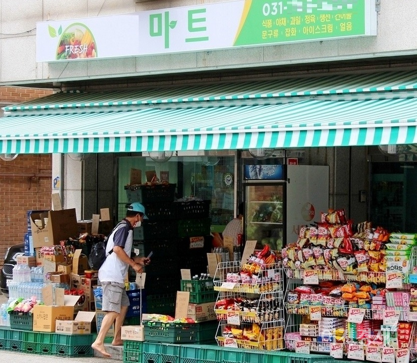 [이지경제의 현장] ESG 경영한다더니…GS25·CU, 상생없고 동네슈퍼 몰살