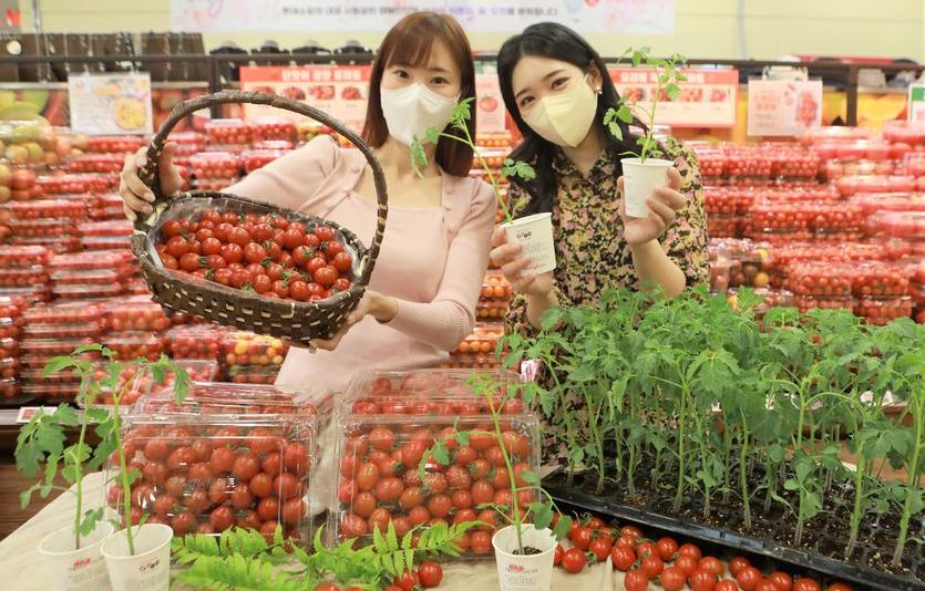 ESG, 동아쏘시오 국민 건강 증진…롯데마트 지역경제 부흥 도모