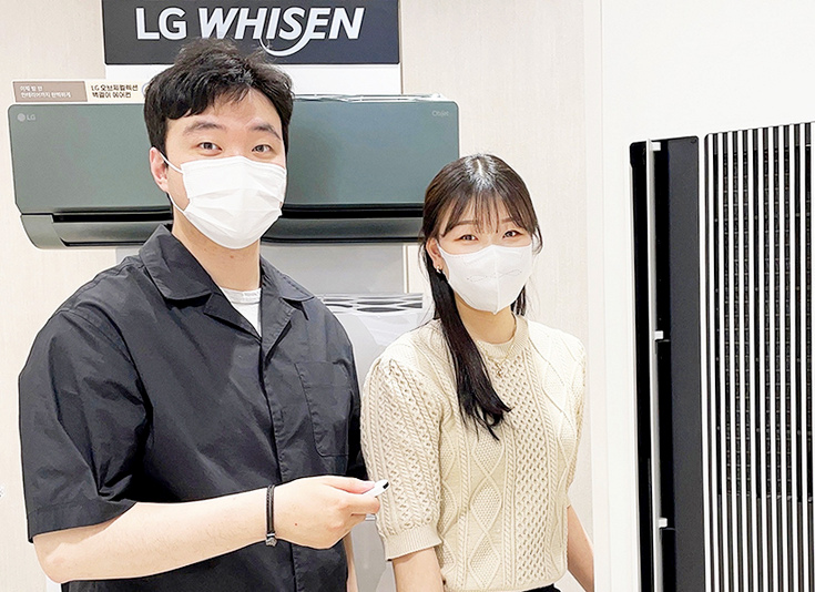 여름 극성수기…위니아, 가정용 냉동고로 對 전자랜드, 에어컨으로 고객 유혹