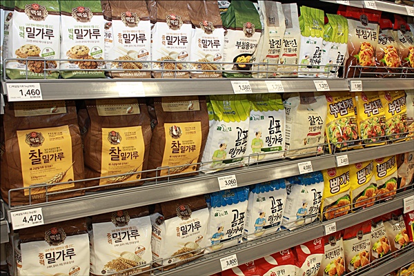 밀가루, 식용유, 마요네즈... 가격 다 올랐다…생필품 35품목 평균 12% 상승 
