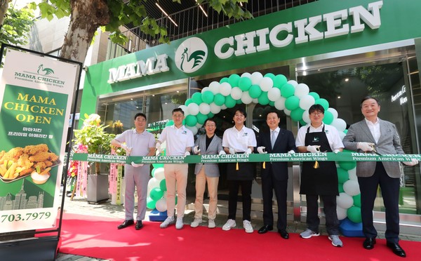 한국파파존스, 치킨 브랜드 마마치킨 론칭…마포에 첫 매장