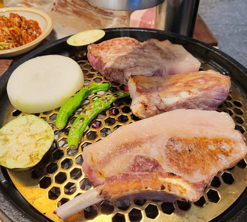 올해 3ㆍ3 삼겹살 데이에는 흑돼지 난축맛돈으로