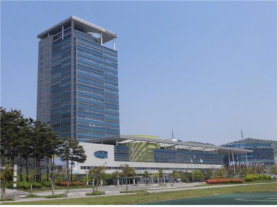 전남도, 광일유화·아람코리아 등 13개 기업과 올해 첫 투자협약